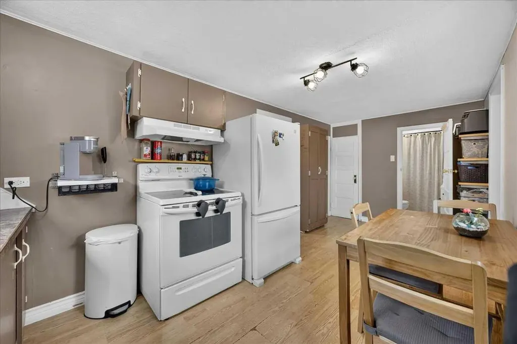 1501 14 Street Didsbury AB T0M 0W0