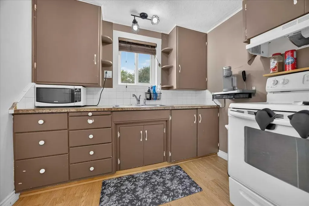 1501 14 Street Didsbury AB T0M 0W0