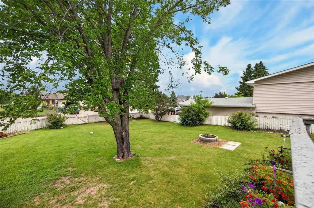1501 14 Street Didsbury AB T0M 0W0