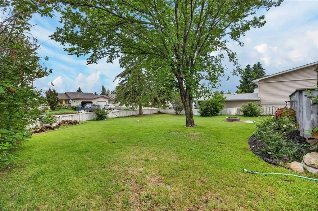 1501 14 Street Didsbury AB T0M 0W0