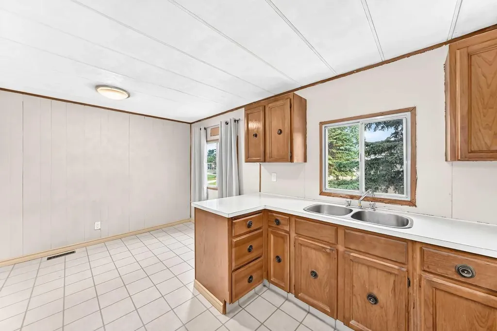 99 Arbour Lake Road NW Calgary AB T3G 4E4