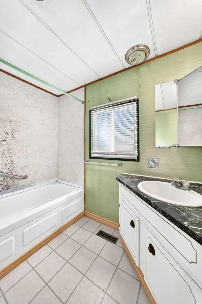 99 Arbour Lake Road NW Calgary AB T3G 4E4
