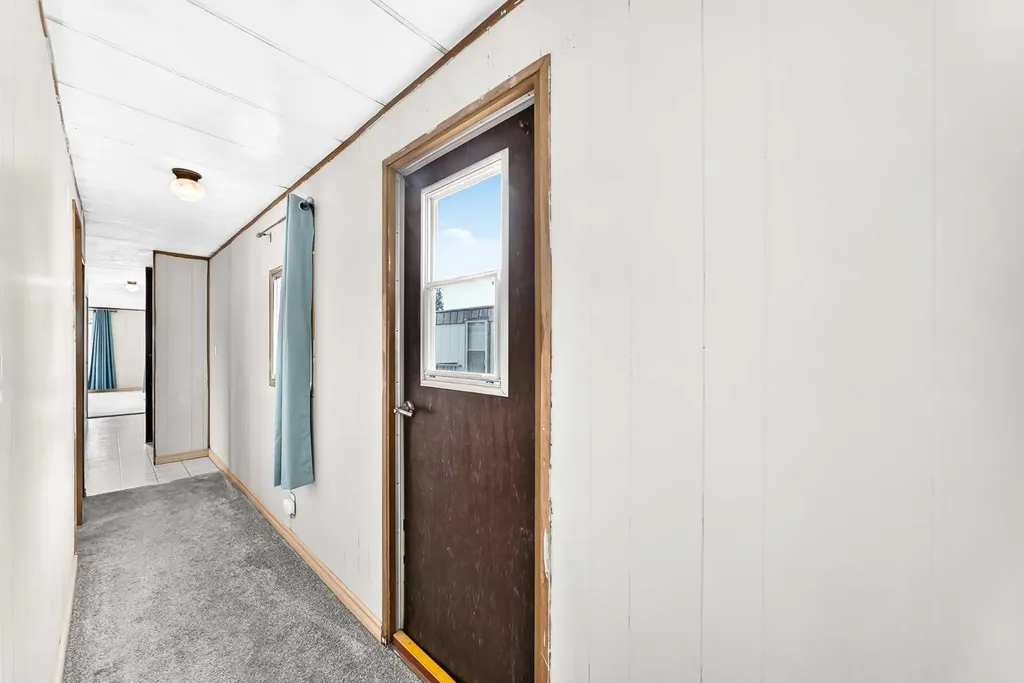 99 Arbour Lake Road NW Calgary AB T3G 4E4