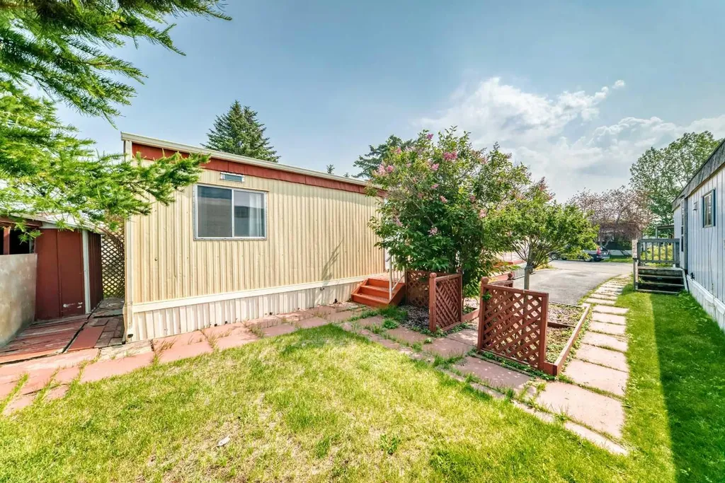 99 Arbour Lake Road NW Calgary AB T3G 4E4