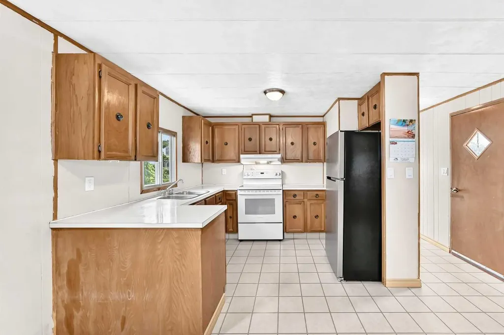 99 Arbour Lake Road NW Calgary AB T3G 4E4
