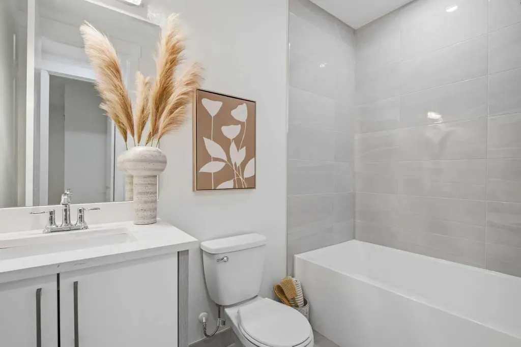 8518 33 Avenue NW Calgary AB T3B 1M1