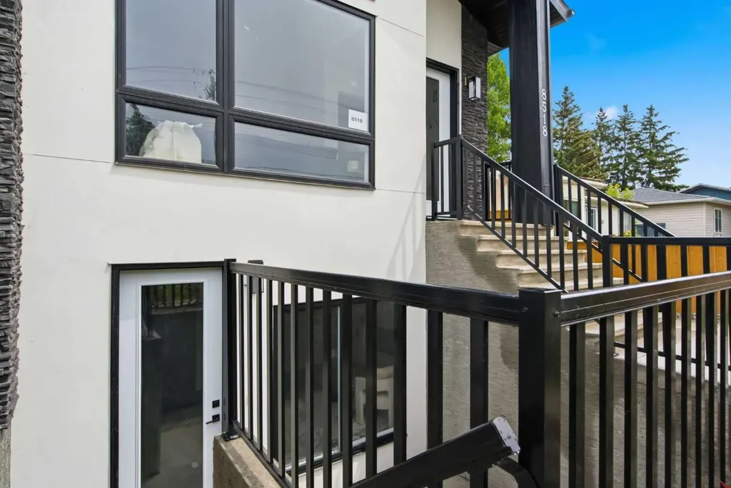 8518 33 Avenue NW Calgary AB T3B 1M1