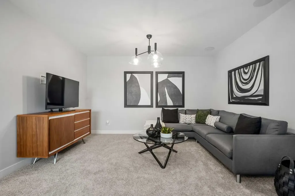 181 Mitchell Road NW Calgary AB T3R 2G8