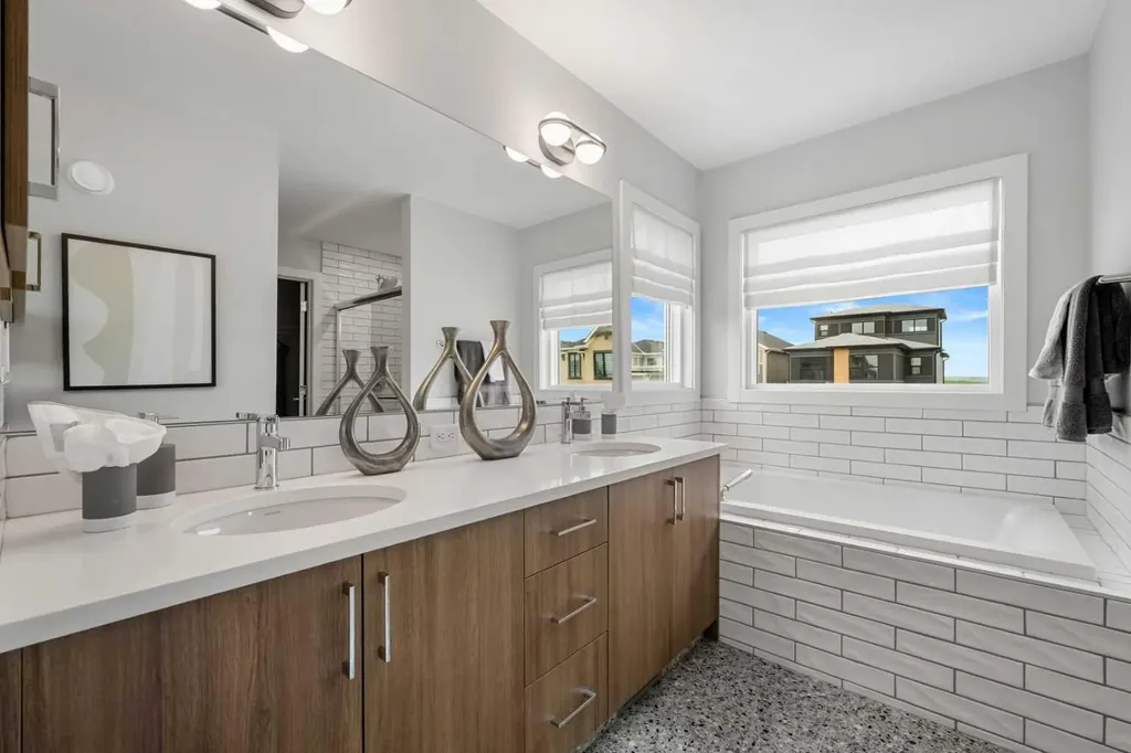181 Mitchell Road NW Calgary AB T3R 2G8