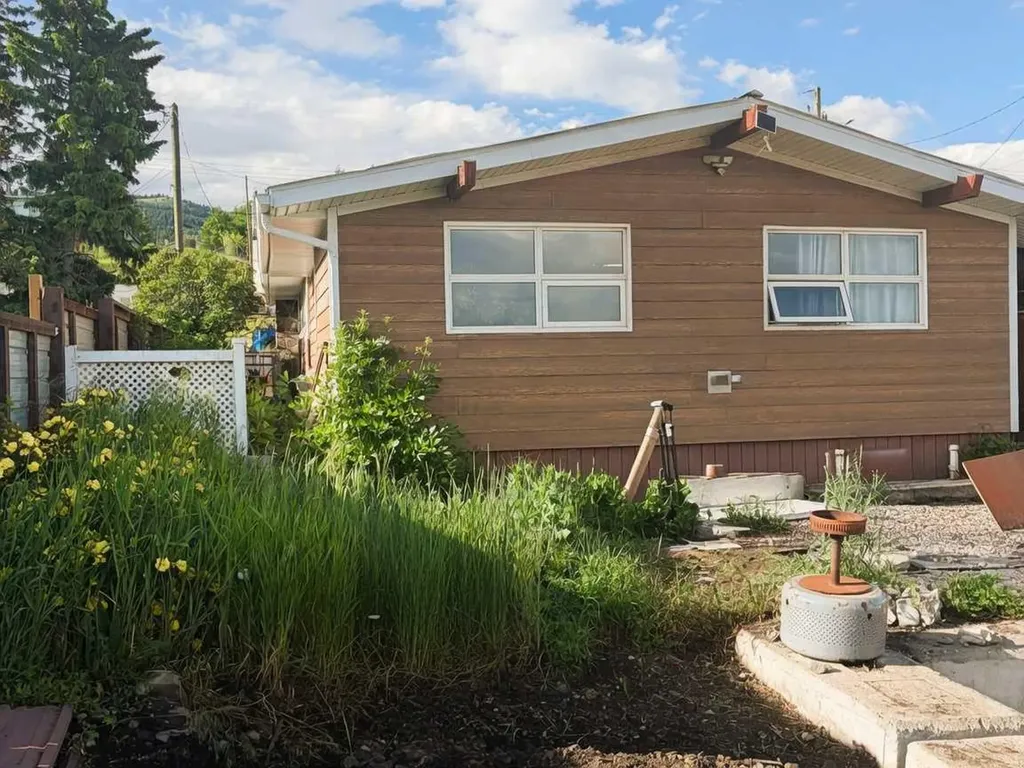8510 21 Avenue Coleman AB T0K0M0