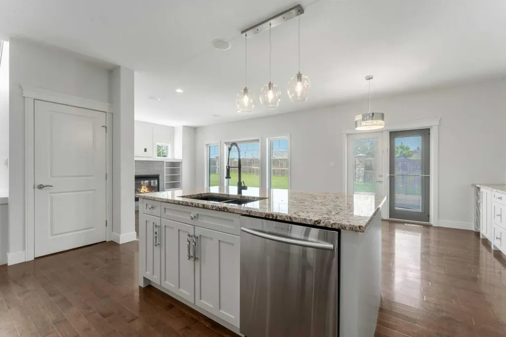 1 Cole Way Sylvan Lake AB T4S 0L6