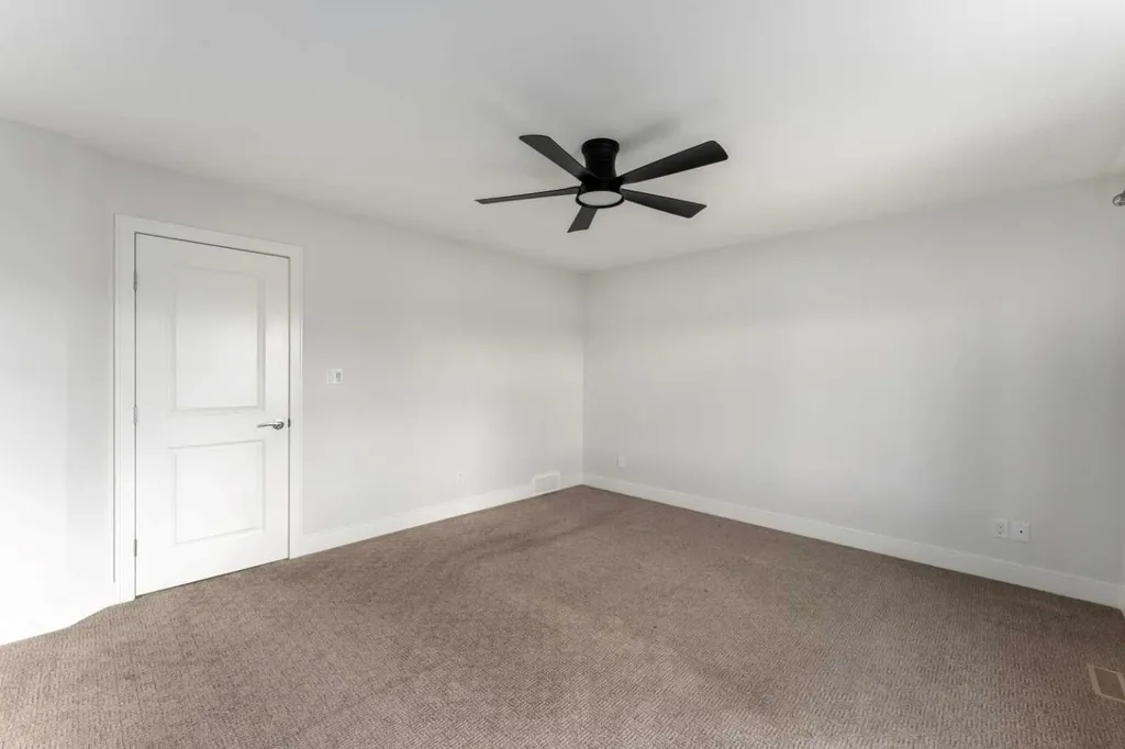 1 Cole Way Sylvan Lake AB T4S 0L6