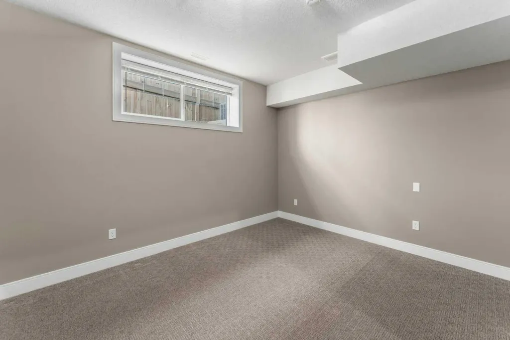 1 Cole Way Sylvan Lake AB T4S 0L6