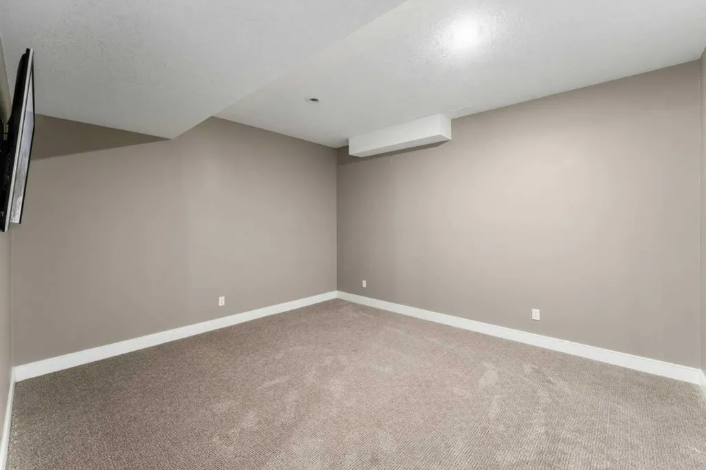 1 Cole Way Sylvan Lake AB T4S 0L6