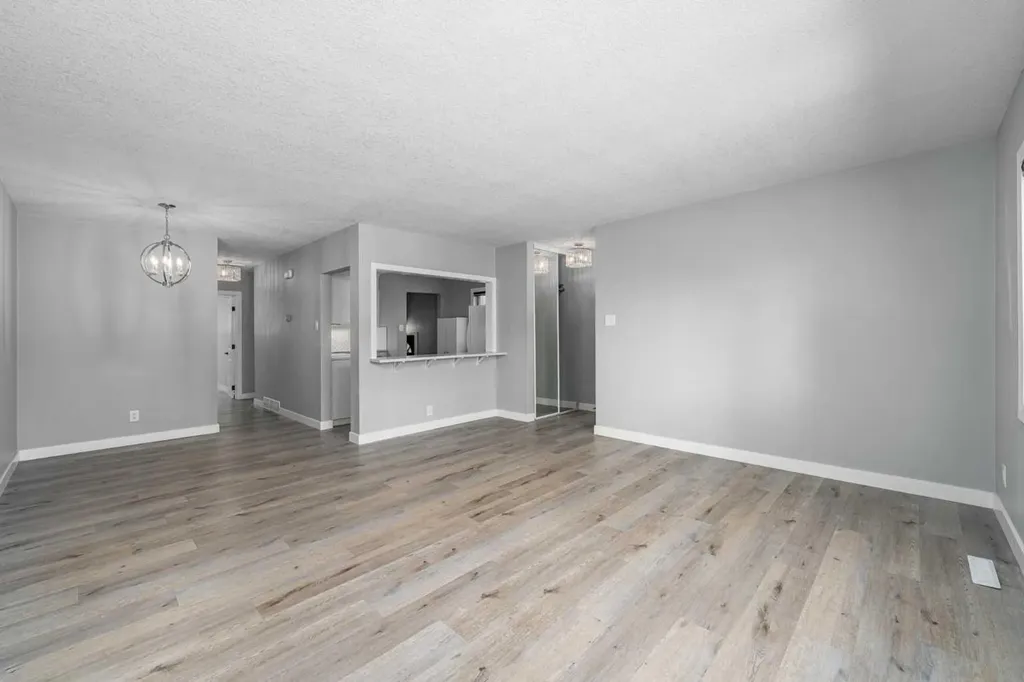 727 67 Avenue SW Calgary AB T2V 0M4