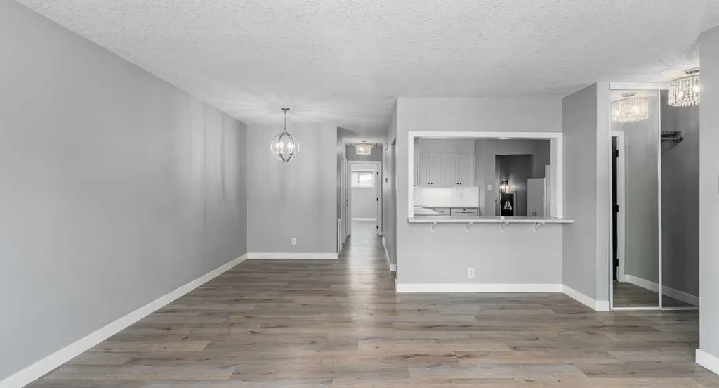 727 67 Avenue SW Calgary AB T2V 0M4