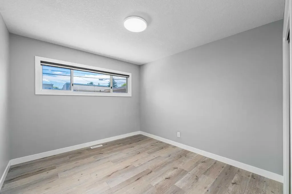 727 67 Avenue SW Calgary AB T2V 0M4