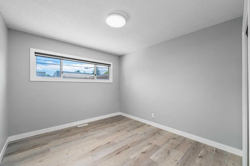 727 67 Avenue SW Calgary AB T2V 0M4