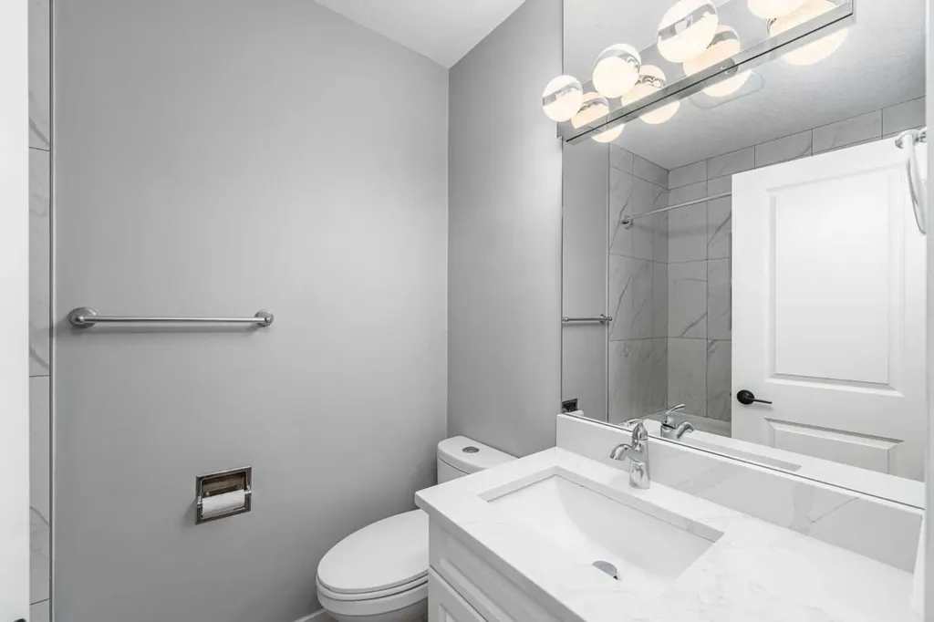 727 67 Avenue SW Calgary AB T2V 0M4