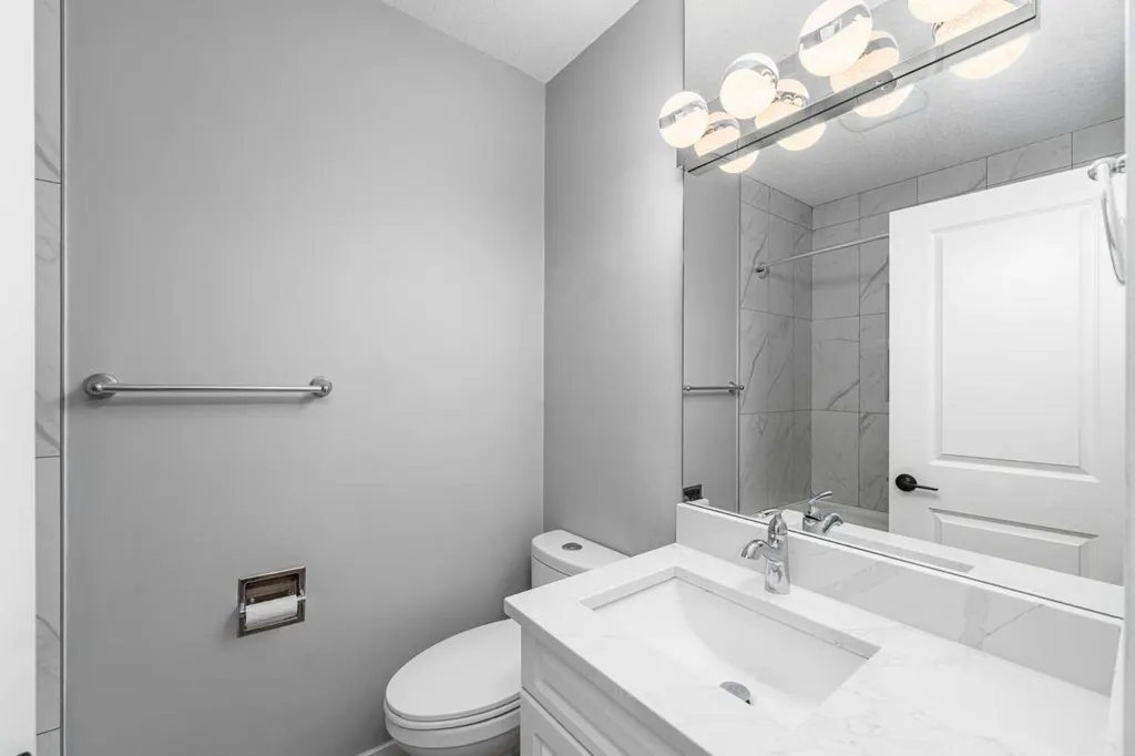 727 67 Avenue SW Calgary AB T2V 0M4