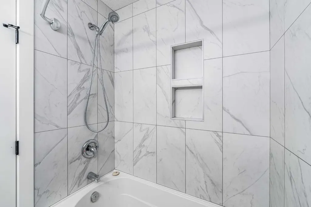 727 67 Avenue SW Calgary AB T2V 0M4