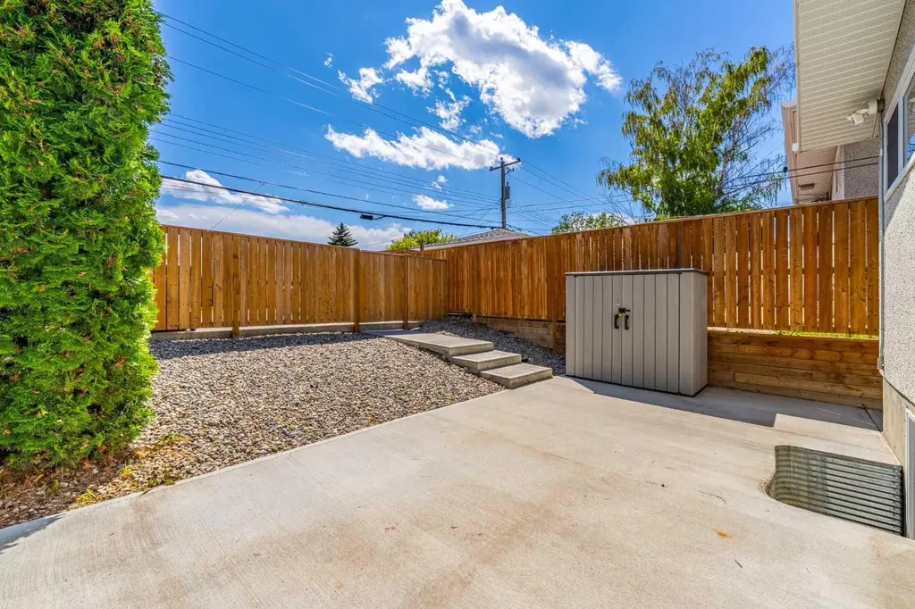 727 67 Avenue SW Calgary AB T2V 0M4