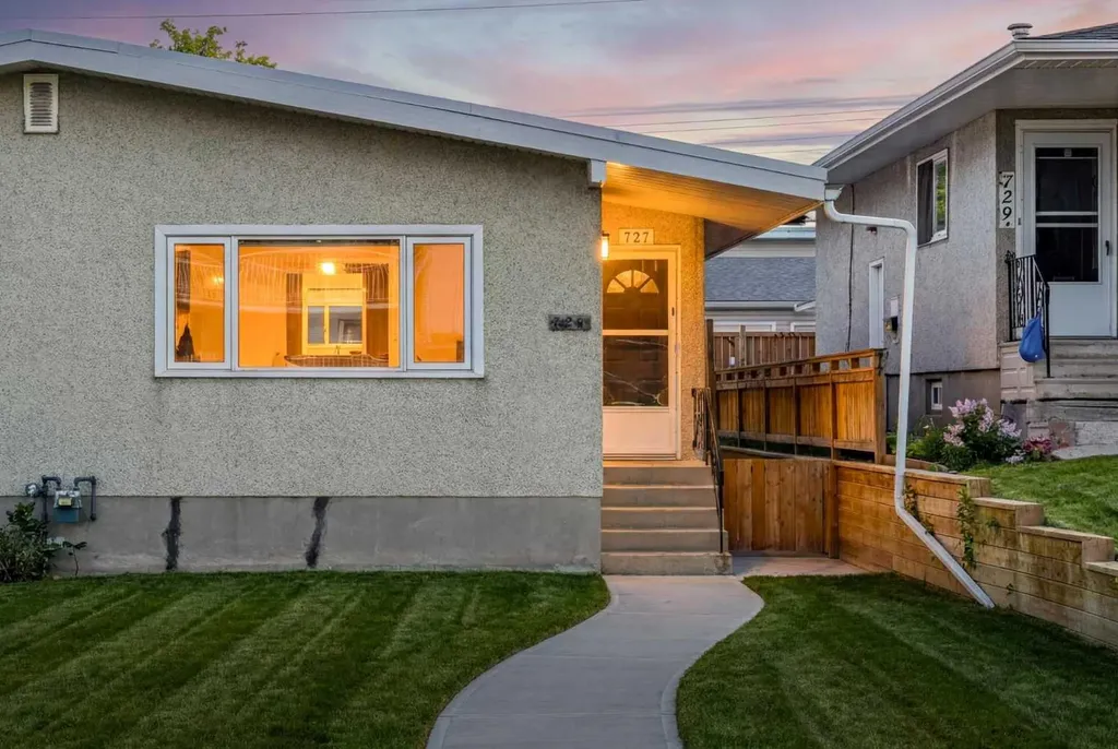 727 67 Avenue SW Calgary AB T2V 0M4