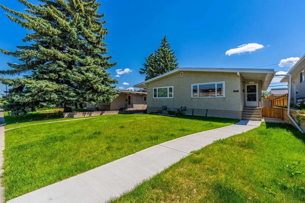 727 67 Avenue SW Calgary AB T2V 0M4