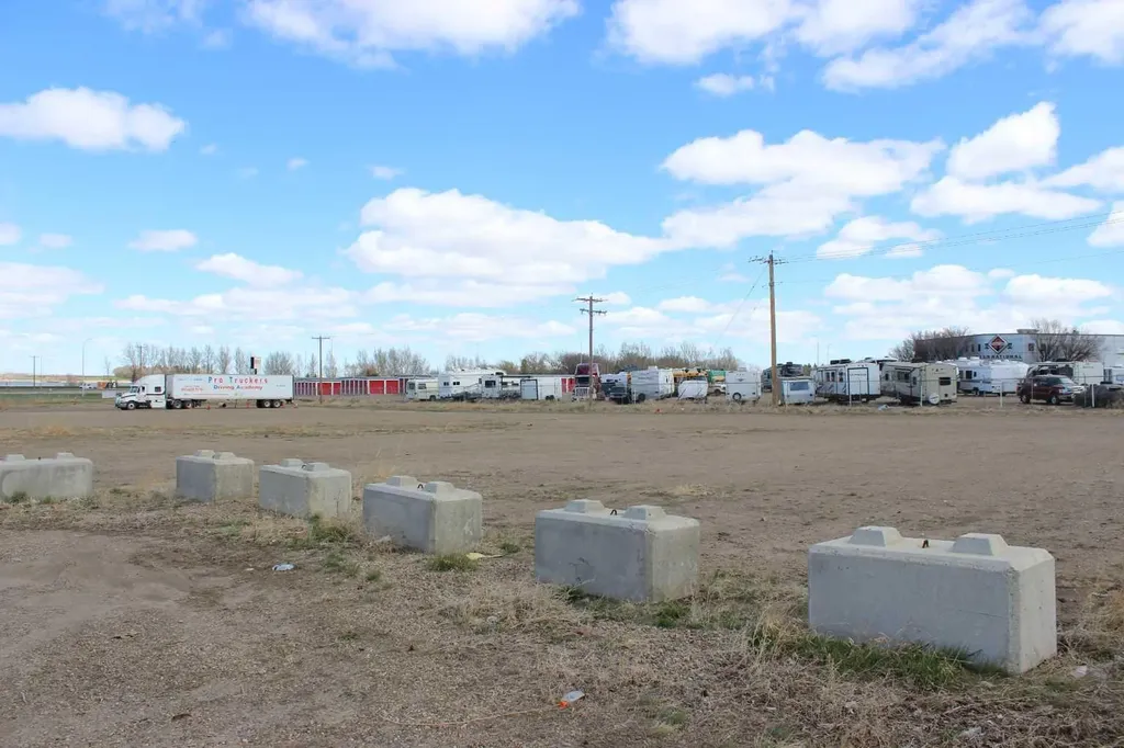 143078 15 Avenue W Rural Newell County Of AB T1R 1C4