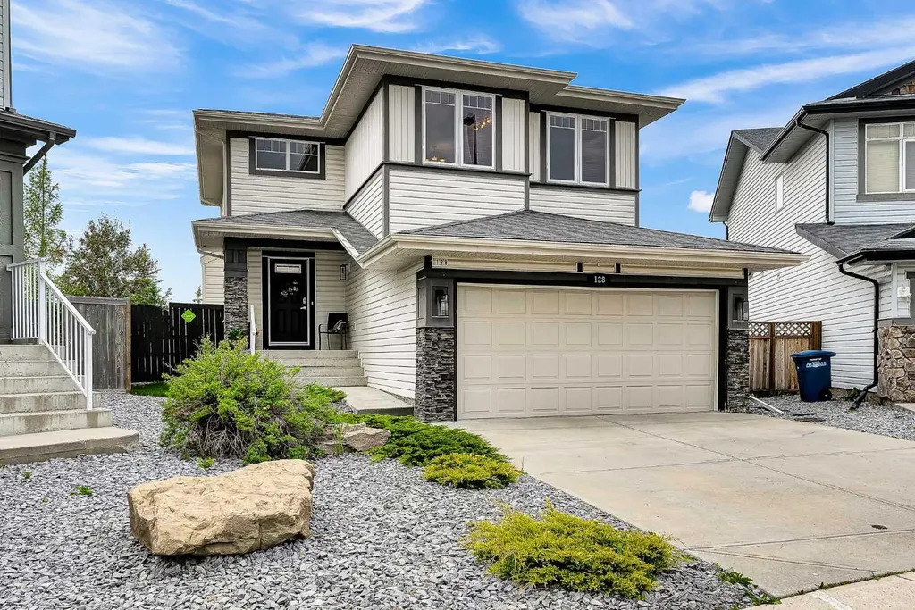 128 Reunion Mews NW Airdrie AB T4B 0J5