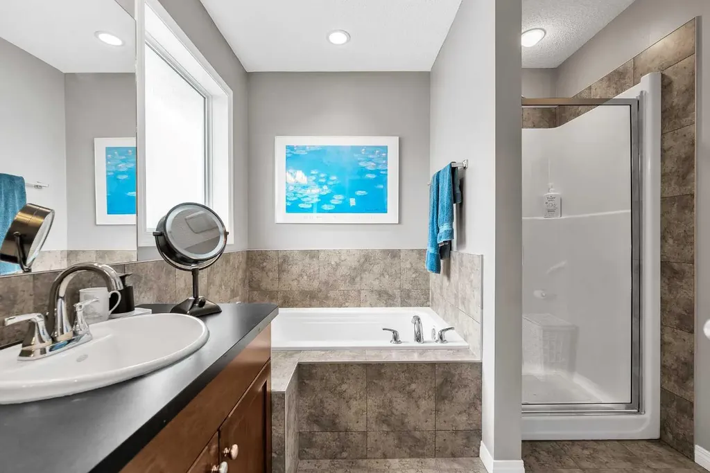 128 Reunion Mews NW Airdrie AB T4B 0J5