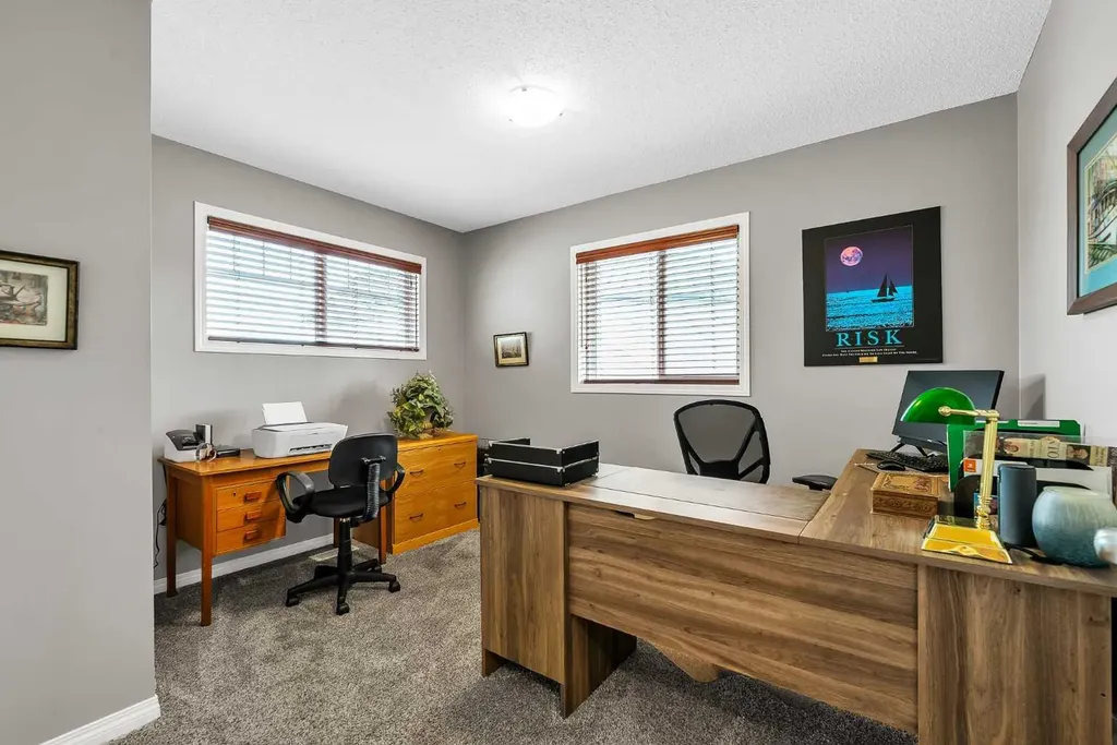 128 Reunion Mews NW Airdrie AB T4B 0J5