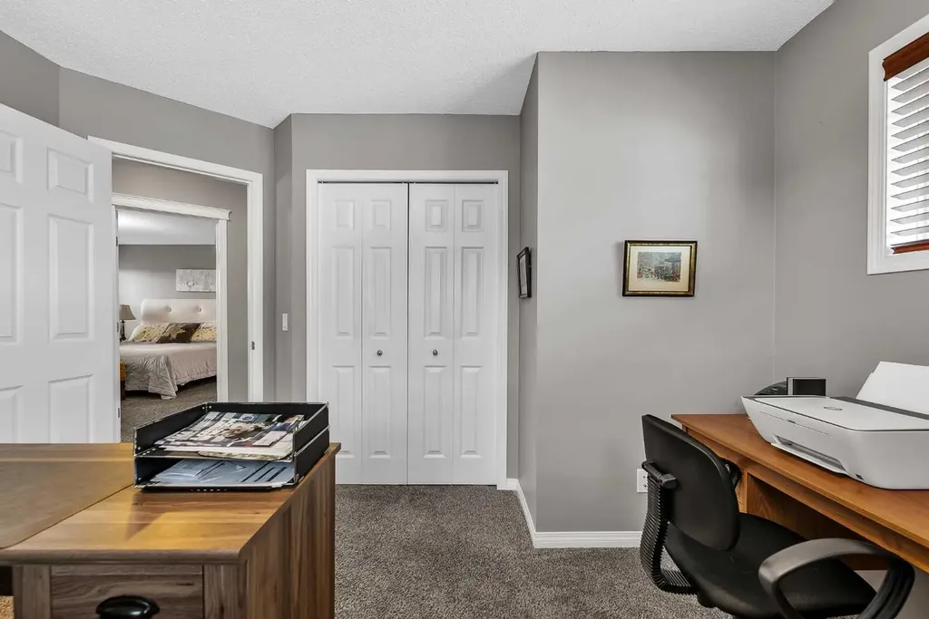 128 Reunion Mews NW Airdrie AB T4B 0J5