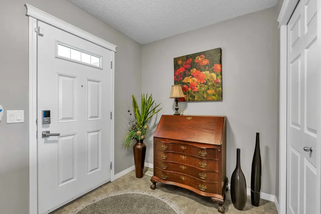 128 Reunion Mews NW Airdrie AB T4B 0J5
