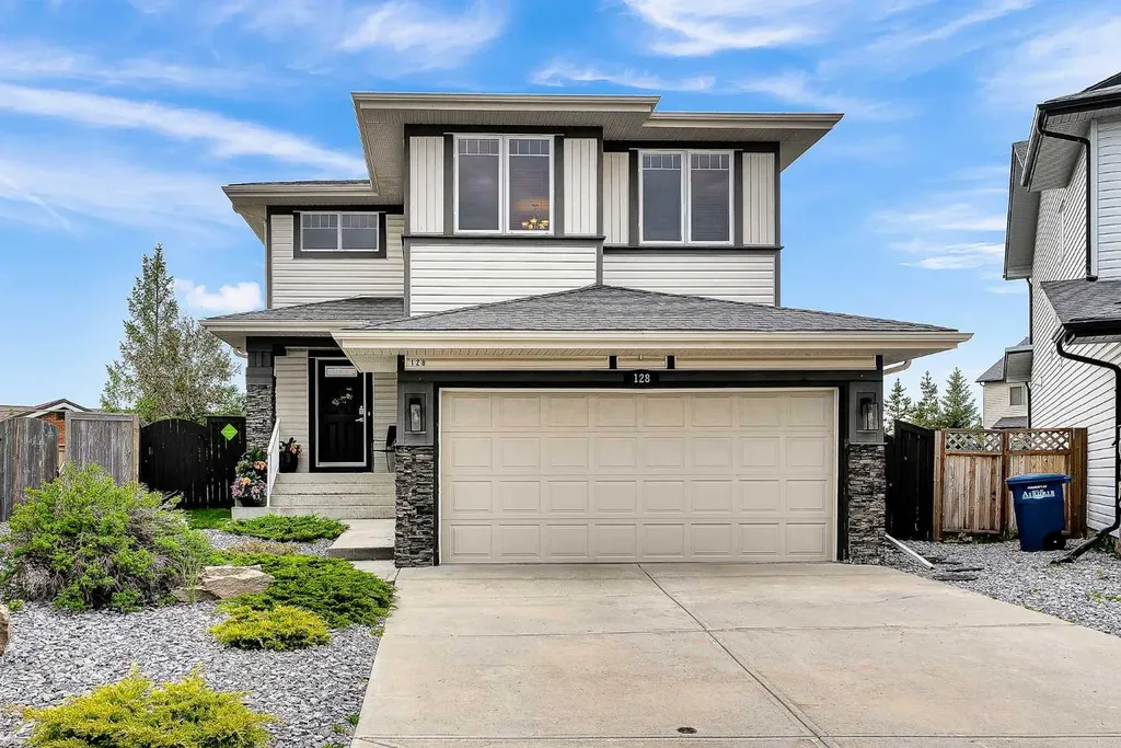 128 Reunion Mews NW Airdrie AB T4B 0J5