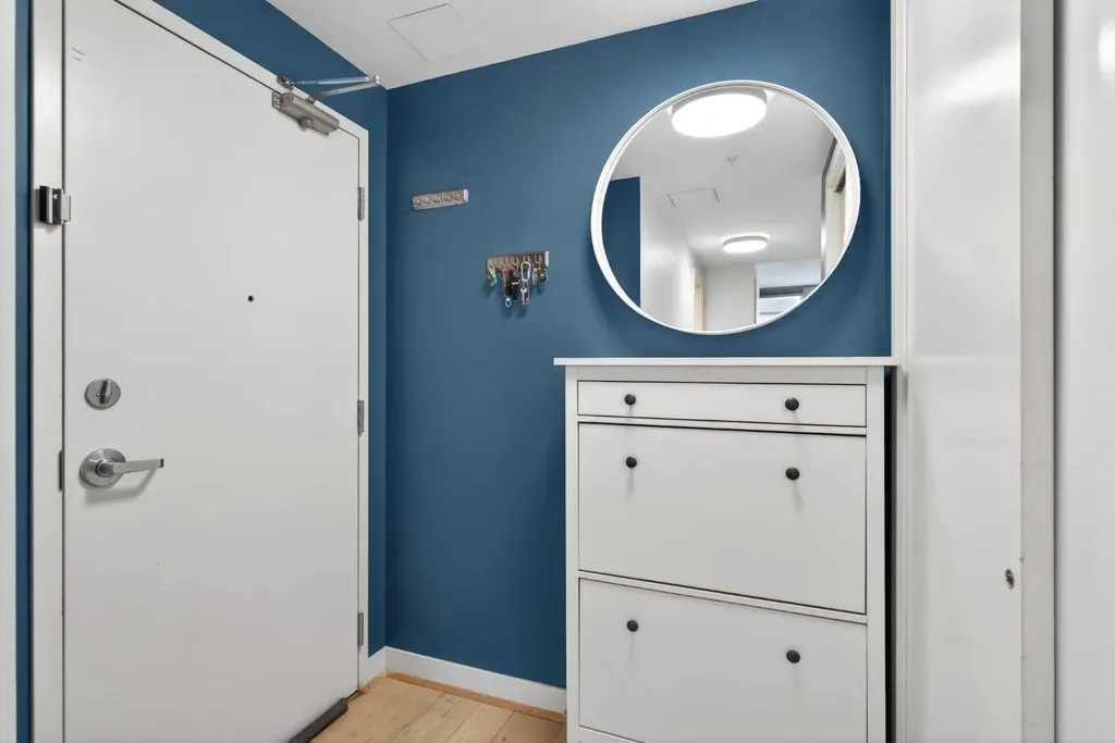 215 13 Avenue SW Calgary AB T2R 0V6
