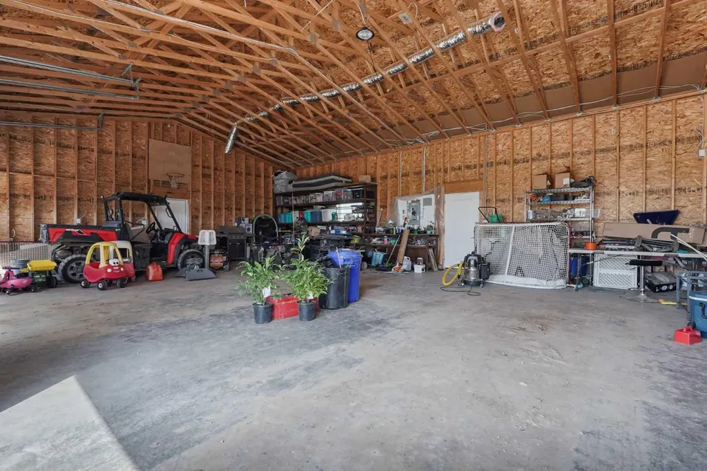 10272 Township Road 300 Rural Special Areas No. 2 AB T0J 1P0