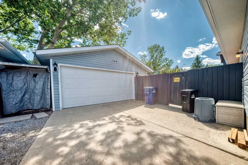325 Flett Drive NE Airdrie AB T4B 1N1