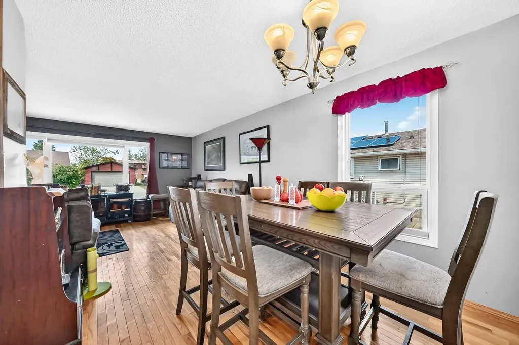 325 Flett Drive NE Airdrie AB T4B 1N1