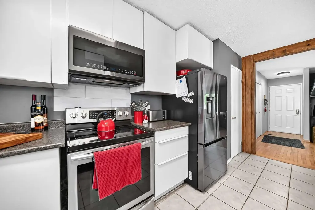 325 Flett Drive NE Airdrie AB T4B 1N1