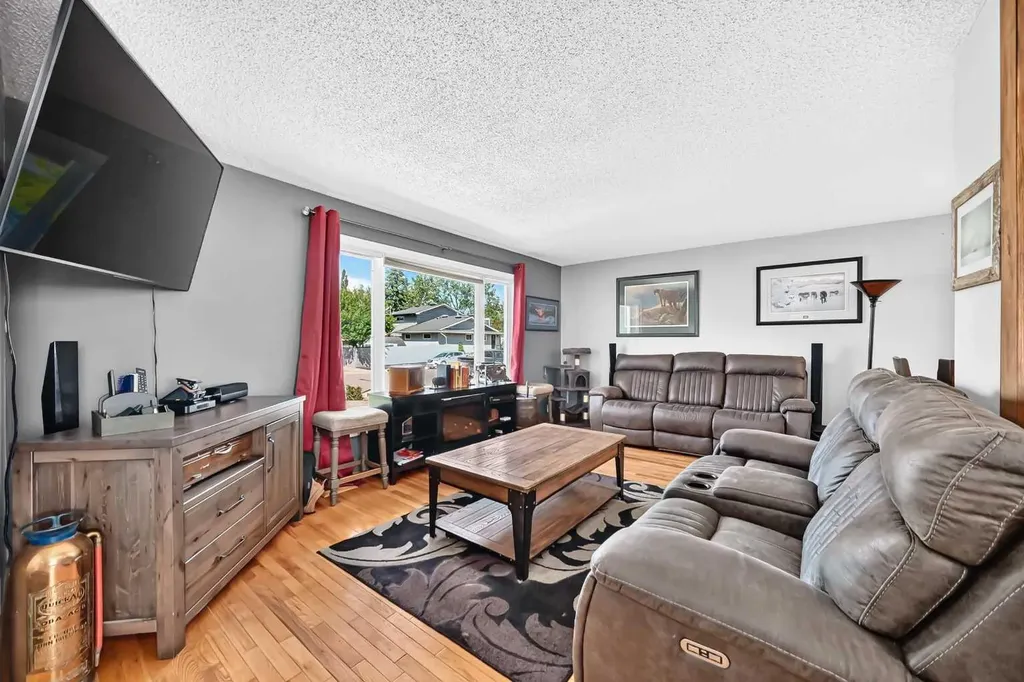 325 Flett Drive NE Airdrie AB T4B 1N1