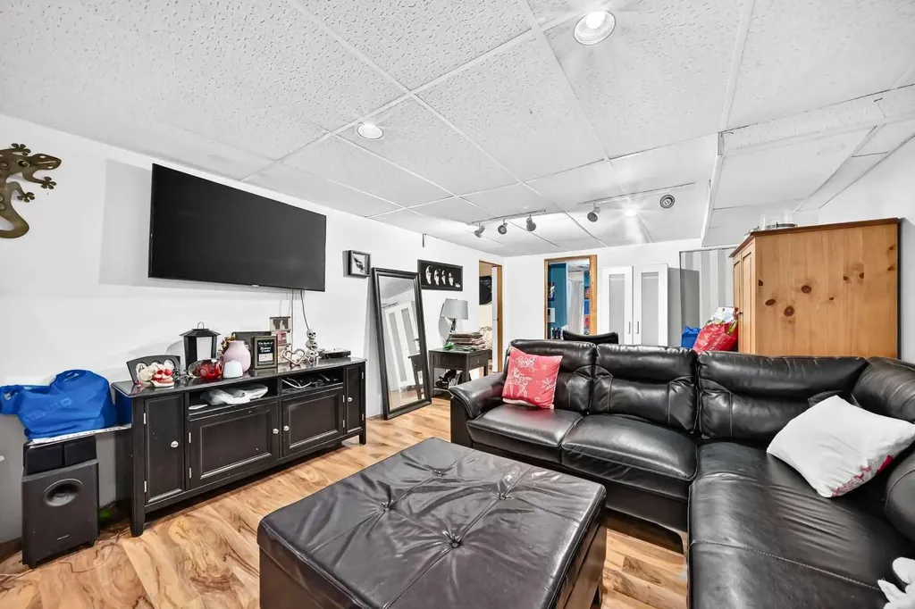 325 Flett Drive NE Airdrie AB T4B 1N1