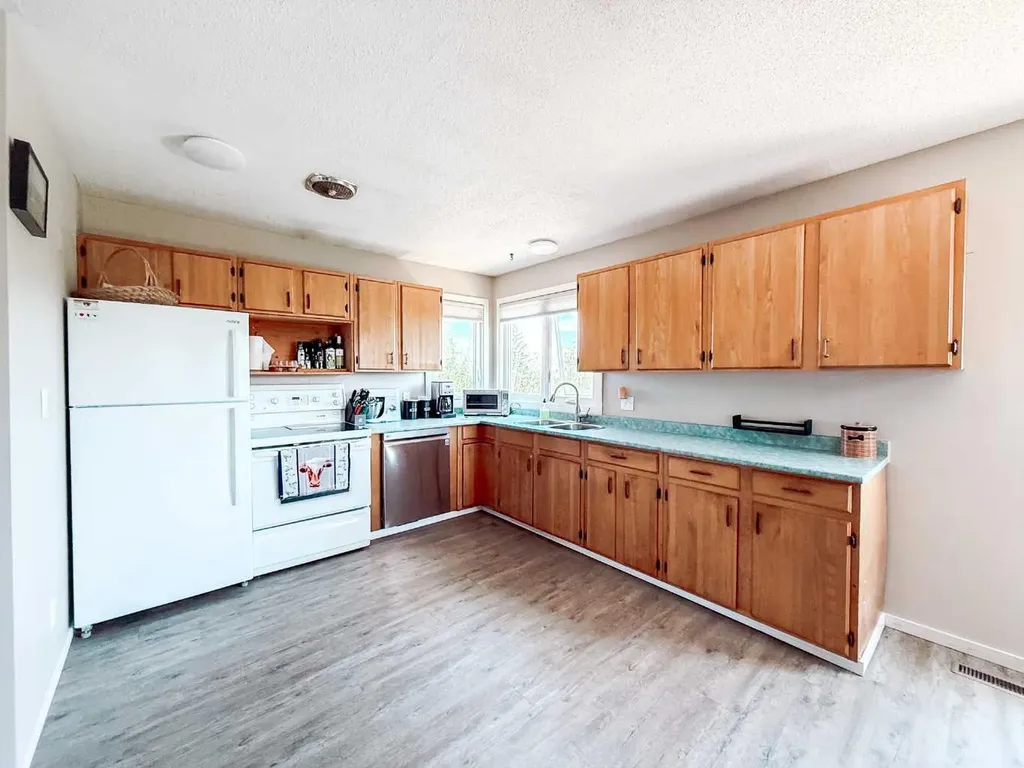 80102 Highway 725 Rural Saddle Hills County AB T0H 0H0