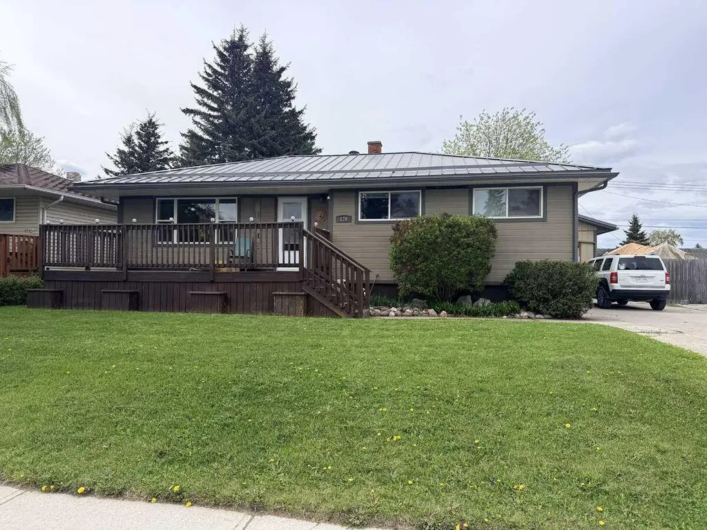 126 Douglas Drive Hinton AB T7V 1C1