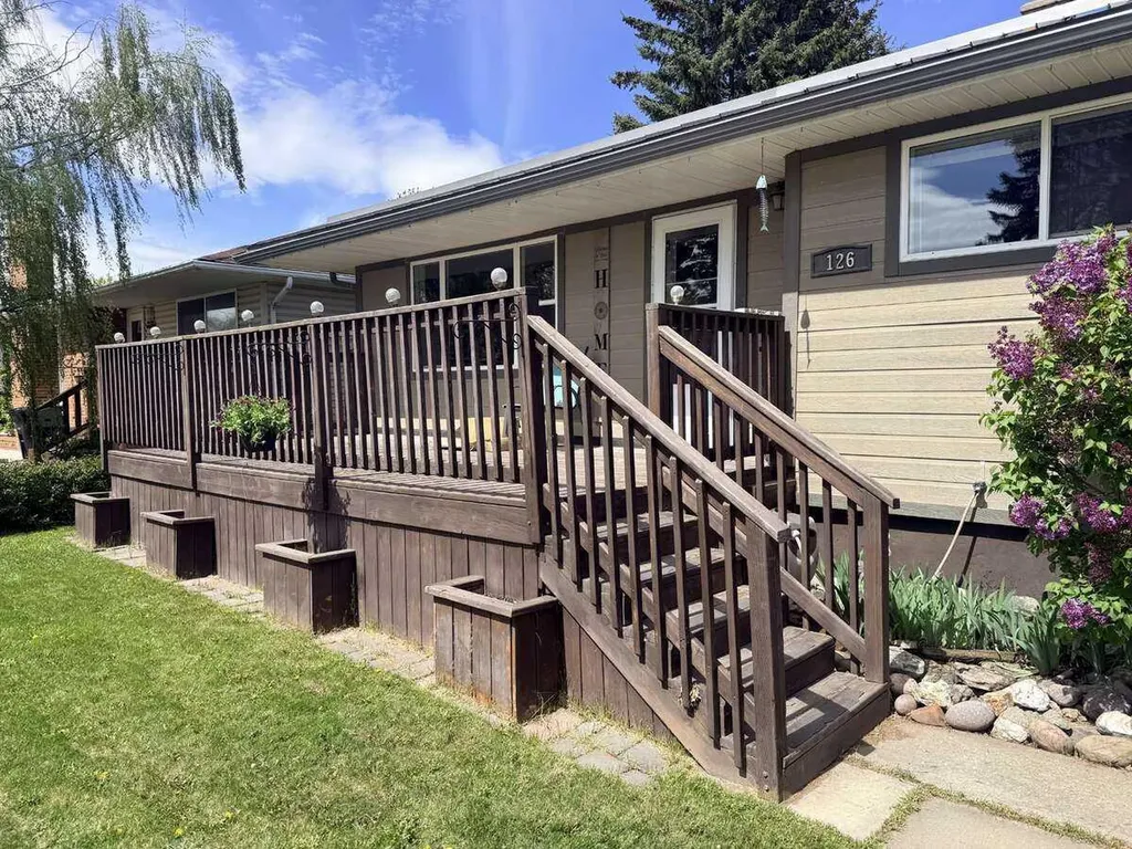 126 Douglas Drive Hinton AB T7V 1C1