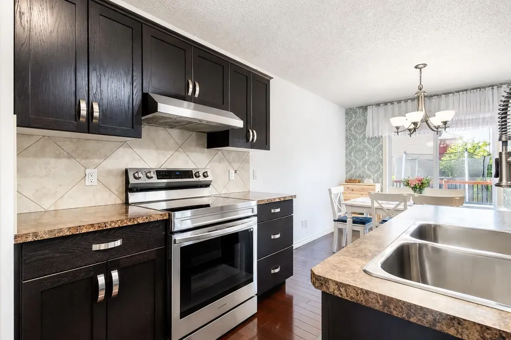 821 Auburn Bay Boulevard SE Calgary AB T3M 0H5