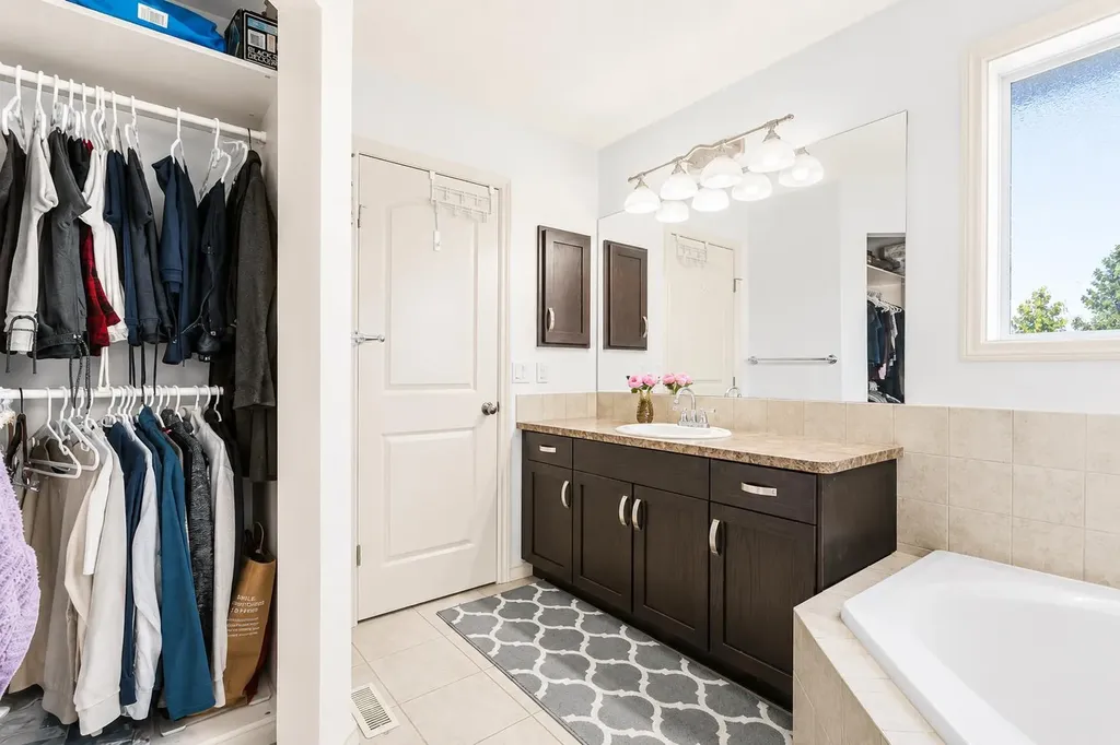 821 Auburn Bay Boulevard SE Calgary AB T3M 0H5