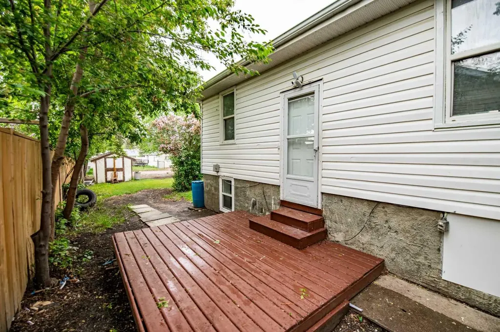 5504 58a Street Red Deer AB T4N 2M3
