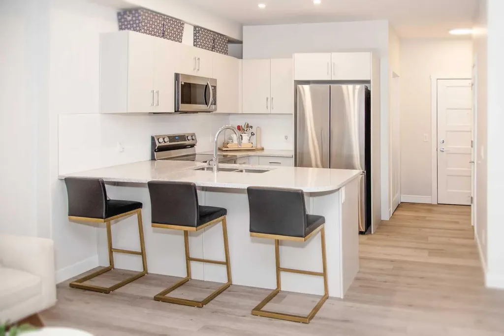 81 Arbour Lake View NW Calgary AB T3G 0H4