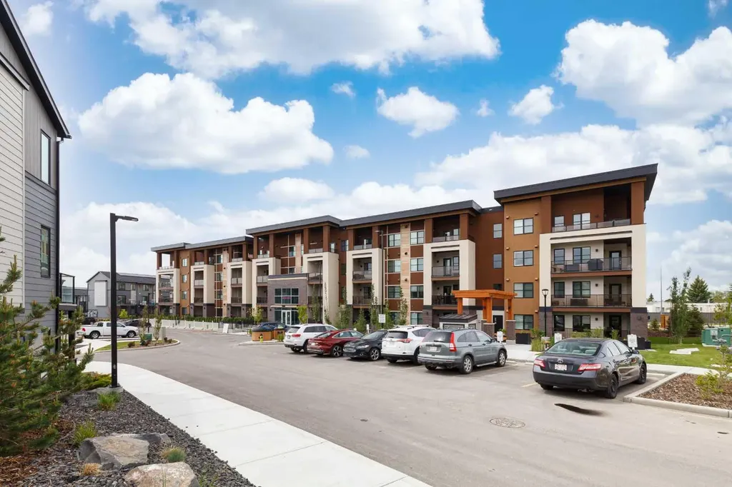 81 Arbour Lake View NW Calgary AB T3G 0H4